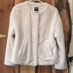 ZARA White/Cream Faux Fur Cropped Jacket EUC Small